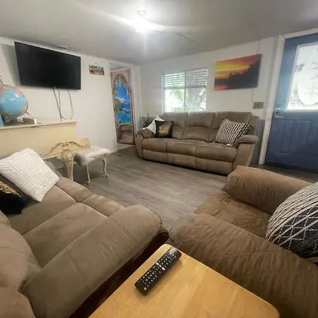 Tiny But Cozy Manufactured House Apartment Tampa Exterior photo