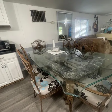 Tiny But Cozy Manufactured House Apartment Tampa Exterior photo