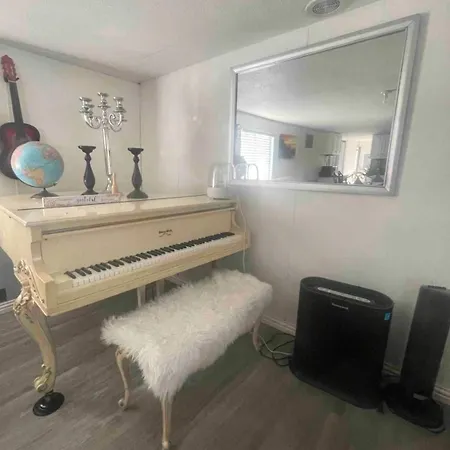 Tiny But Cozy Manufactured House Apartment Tampa Exterior photo
