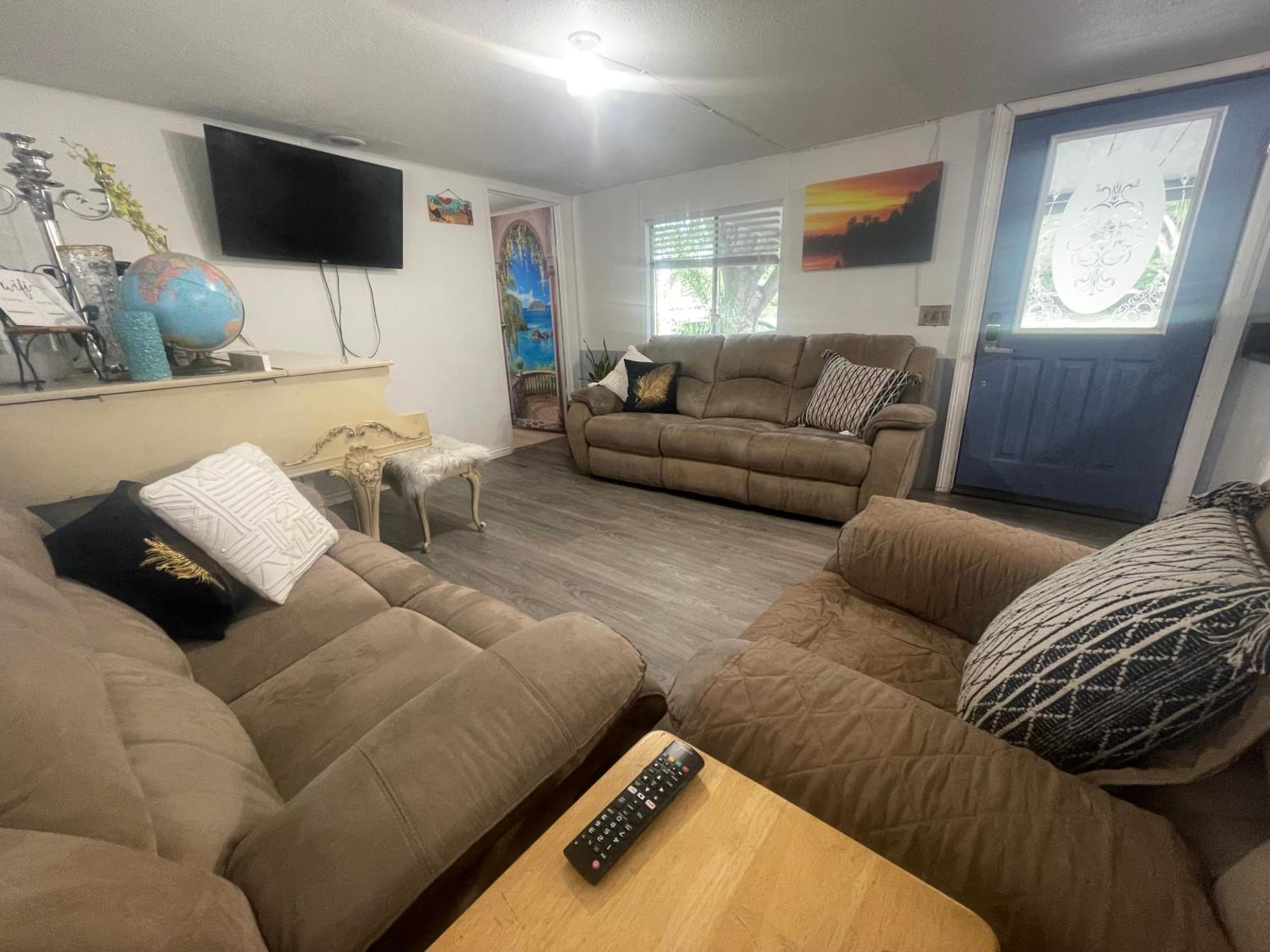 Tiny But Cozy Manufactured House Apartment Tampa